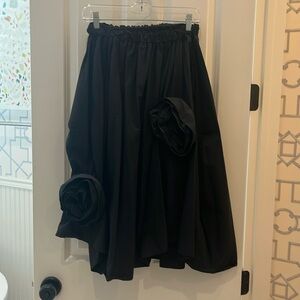 Beulah Style London one size black elastic waist pill on skirt with flowers